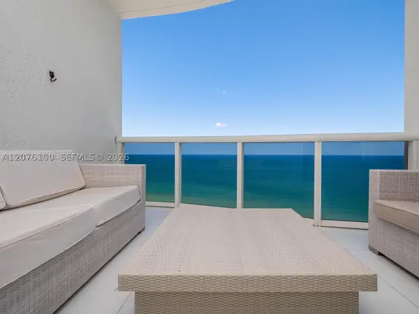 15901 Collins #2504, Sunny Isles Beach, FL 33160