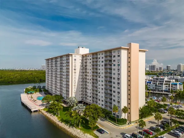 400 Kings Point #822-23, Sunny Isles Beach, FL 33160