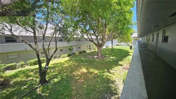 17255 SW 95th #211, Palmetto Bay, FL 33157