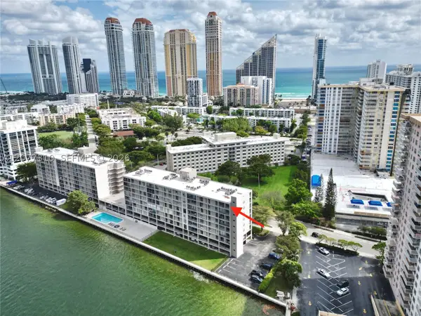 17500 N Bay #S907, Sunny Isles Beach, FL 33160