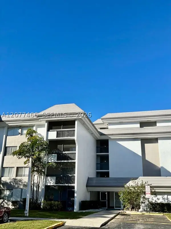 721 N Pine Island #213, Plantation, FL 33324