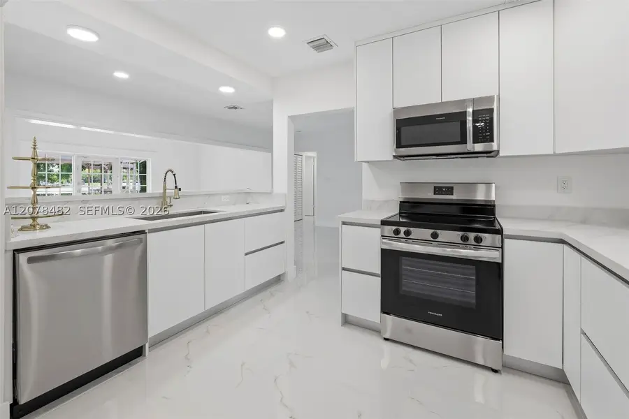 10901 SW 47th, Miami, FL 33165 - #2