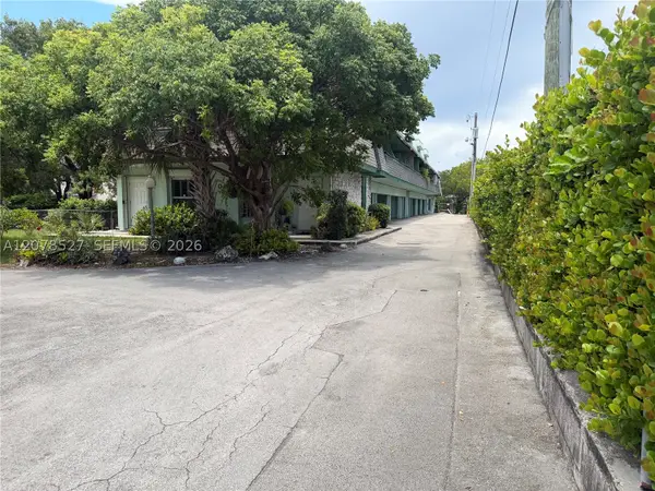 701 S Royal Poinciana #12, Miami Springs, FL 33166