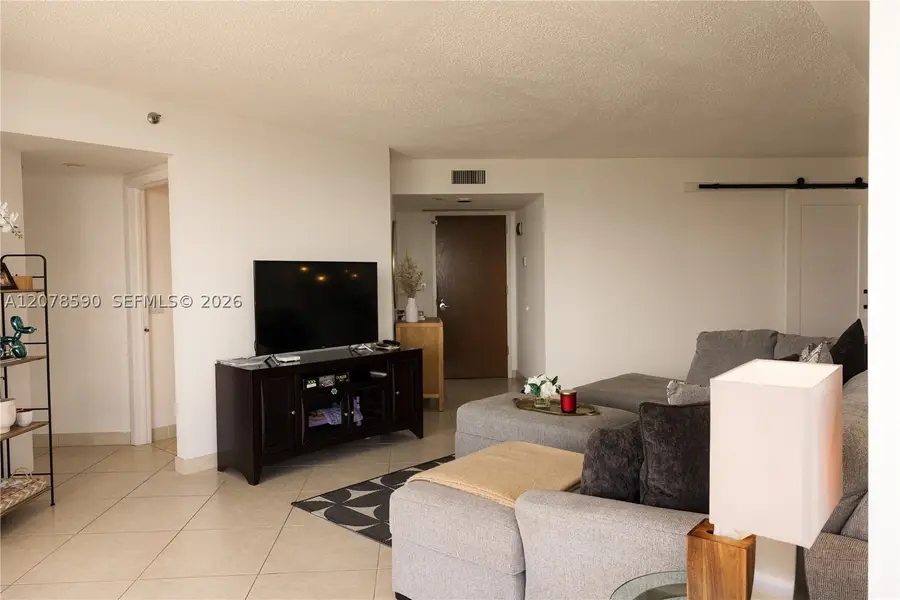 1000 W Island #1010, Aventura, FL 33160 - #3