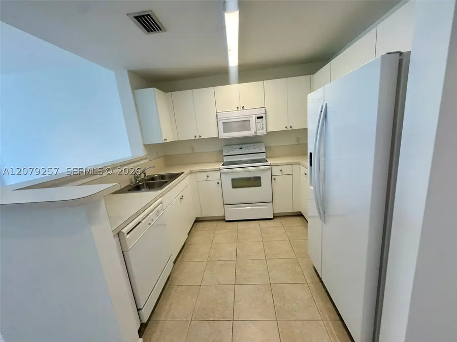 10 Aragon #1008, Coral Gables, FL 33134 - #3