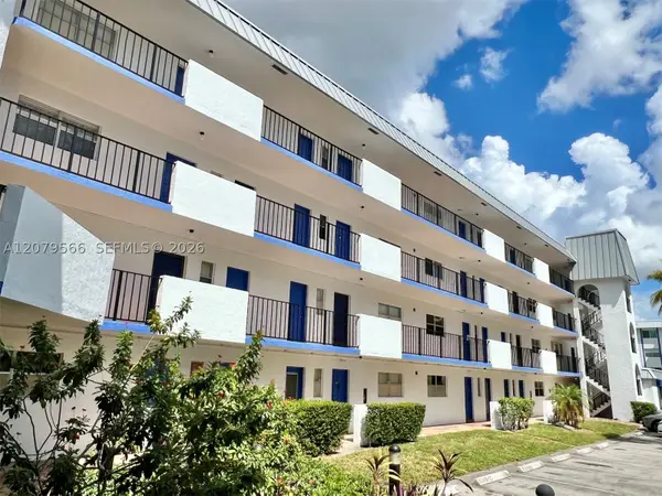 6300 S Falls Cir #408, Lauderhill, FL 33319