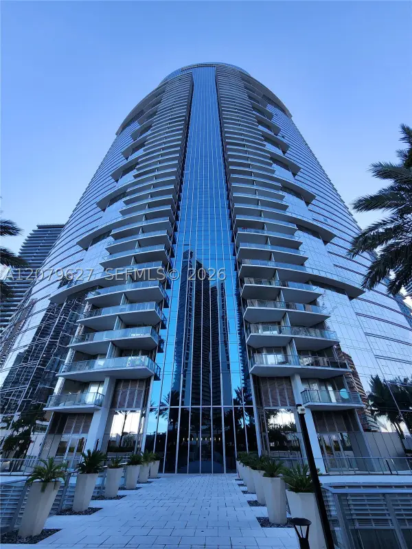 851 NE 1st #3801, Miami, FL 33132