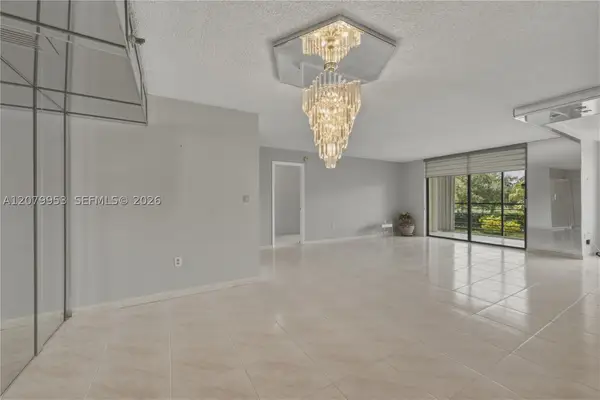 900 Saint Charles #310, Pembroke Pines, FL 33026