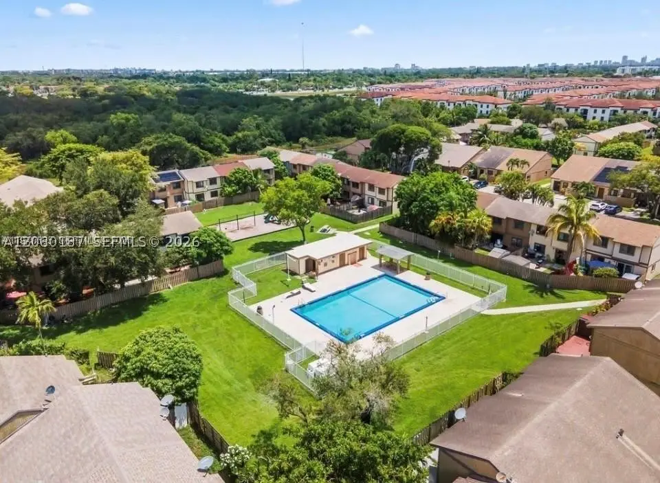453 NE 210th, Miami, FL 33179 - #1