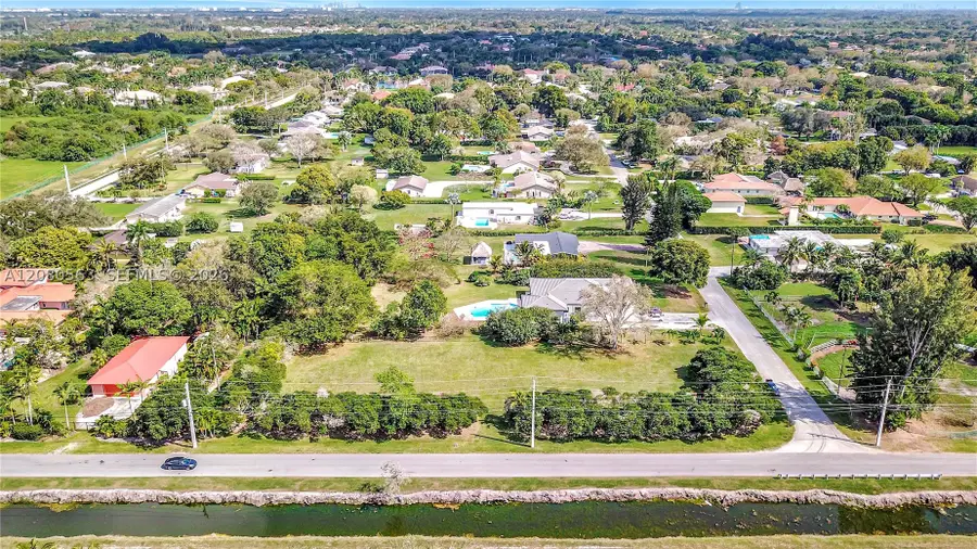 28 SW Street, Davie, FL 33330 - #3