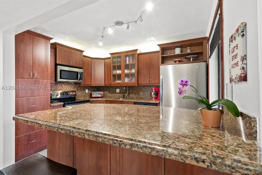197 Lakeview #102, Weston, FL 33326 - #2