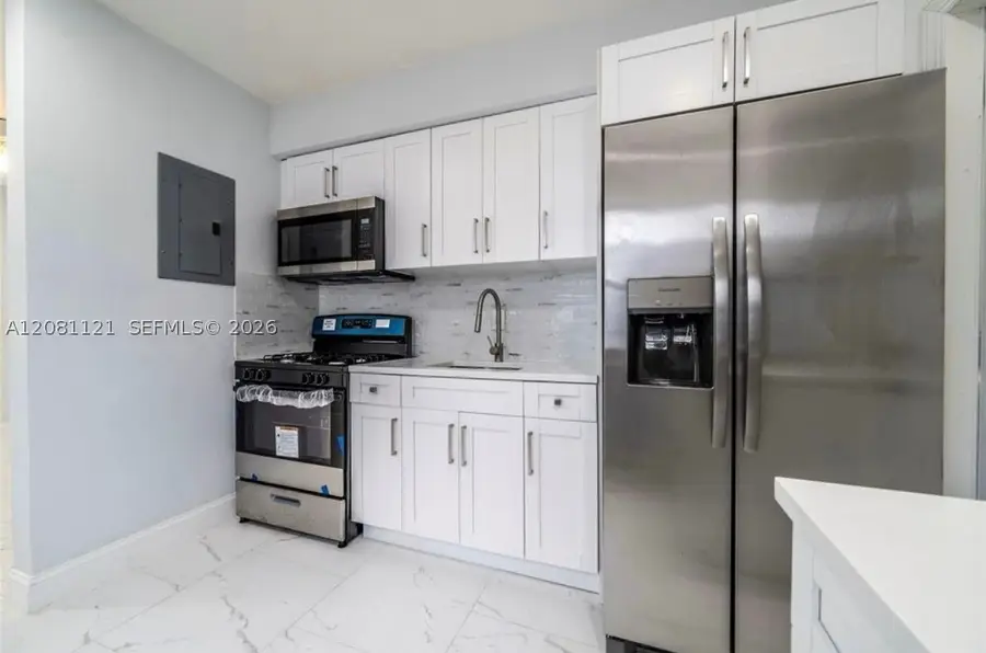 425 NW 14th, Fort Lauderdale, FL 33311 - #2