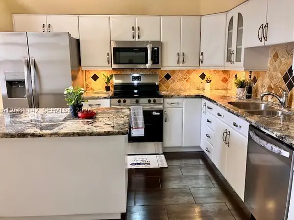 3910 Inverrary #304-B, Lauderhill, FL 33319