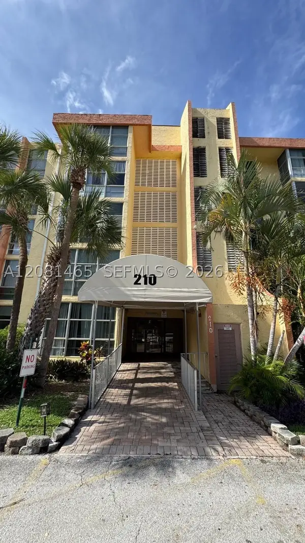 210 172nd #144, Sunny Isles Beach, FL 33160