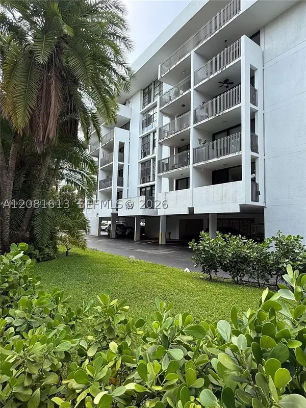 100 Ocean Lane #303, Key Biscayne, FL 33149