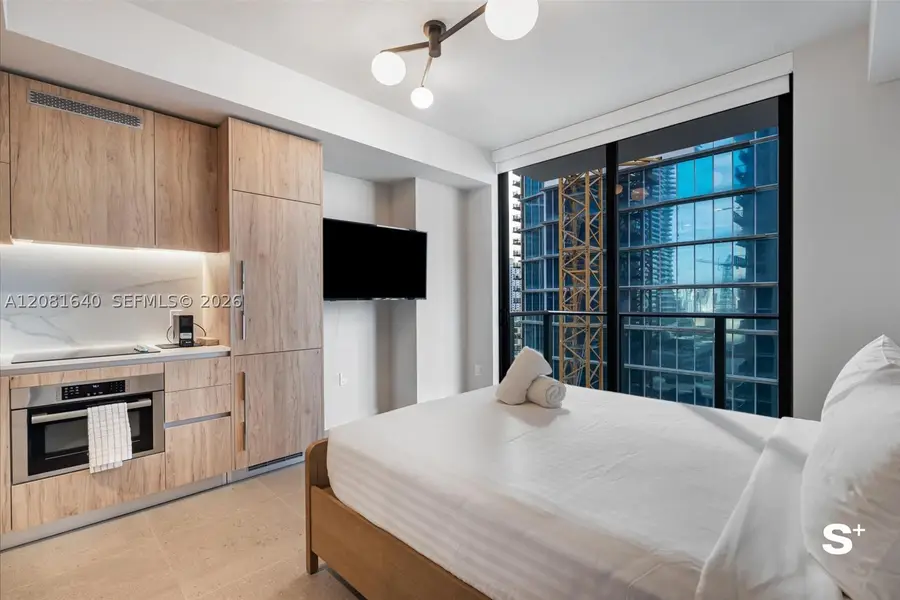 11 NE 6th #2206, Miami, FL 33132 - #3