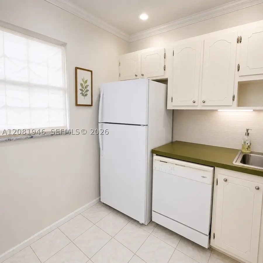 301 Cambridge #306, Hollywood, FL 33024 - #3