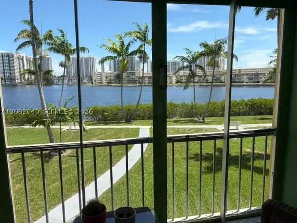2861 Leonard #F207, Aventura, FL 33160
