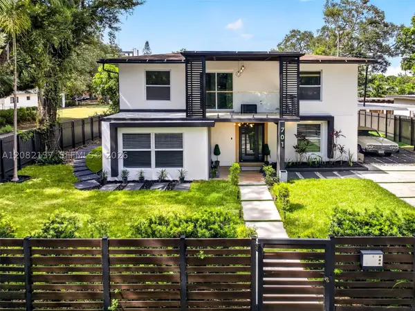 701 NE 164th, Miami, FL 33162