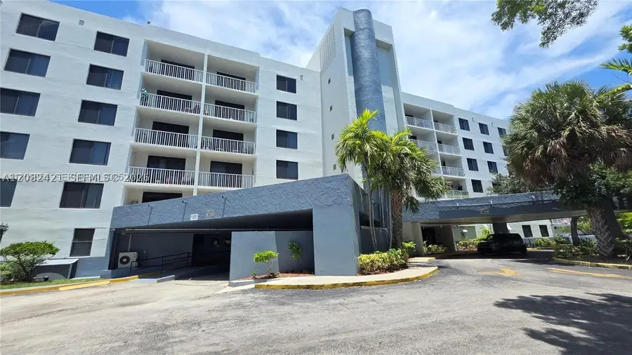 901 Hillcrest #215, Hollywood, FL 33021 - #3