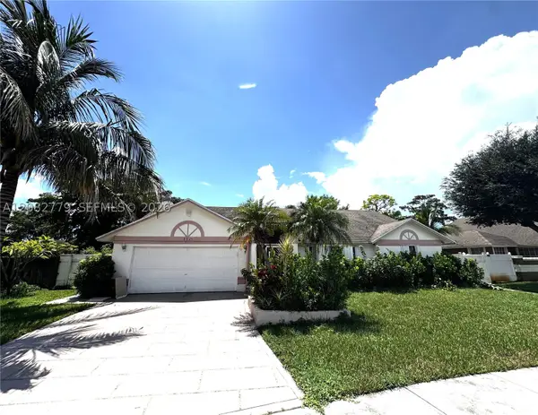 110 Hemingway, Royal Palm Beach, FL 33411