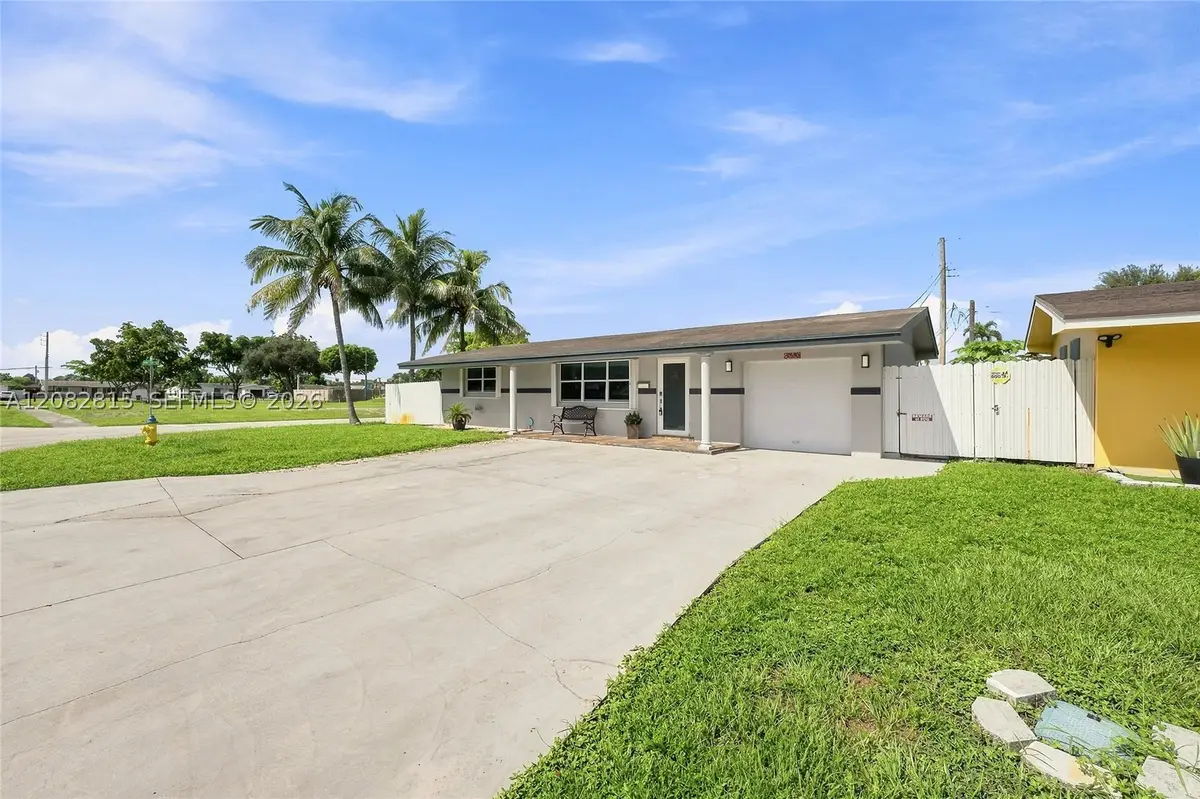 1000 NW 76th, Pembroke Pines, FL 33024 - #1