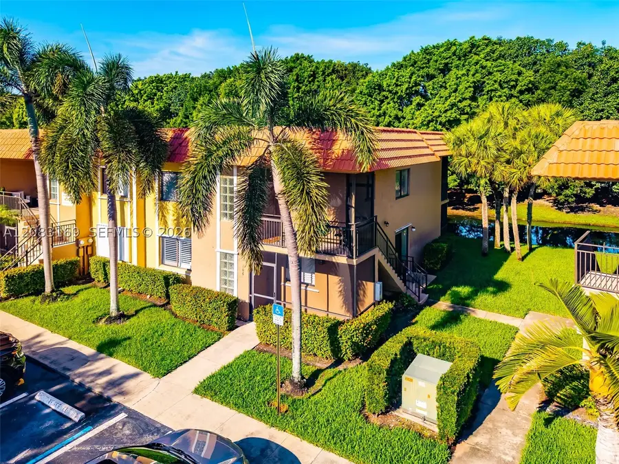 435 Lakeview #106, Weston, FL 33326 - #3