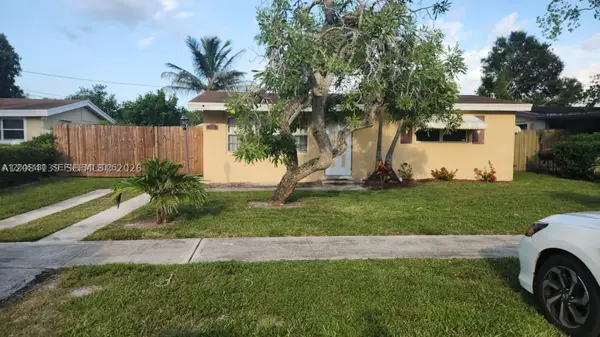 772 Gardenia, Royal Palm Beach, FL 33411