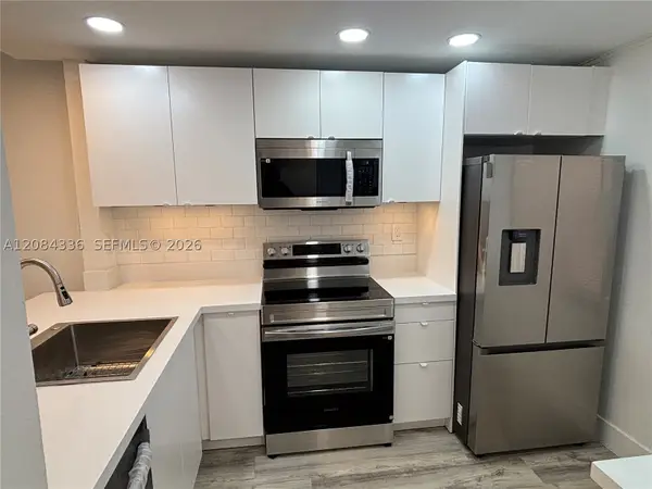 10304 Sunrise Lakes #209, Sunrise, FL 33322