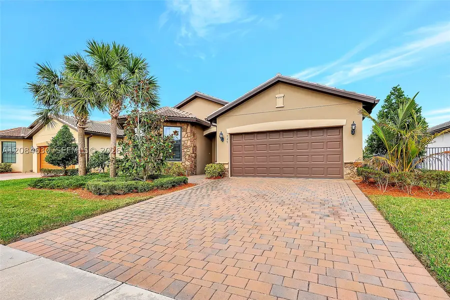 727 SE Boboli, Port Saint Lucie, FL 34984 - #2