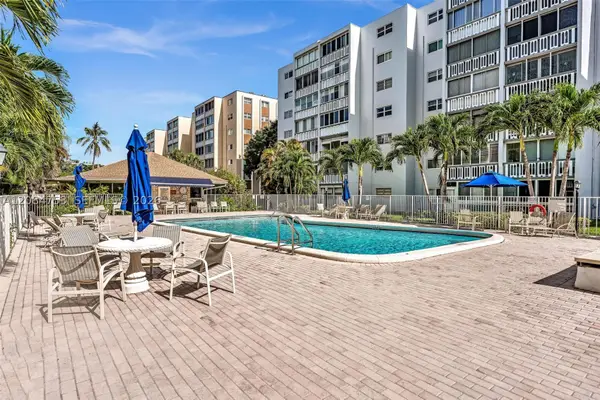 610 NE 12th #206, Hallandale, FL 33009