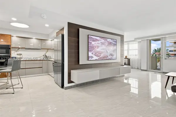 250 174th #211, Sunny Isles Beach, FL 33160