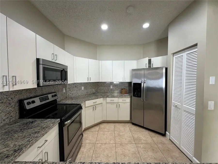 335 Cambridge, Weston, FL 33326 - #3
