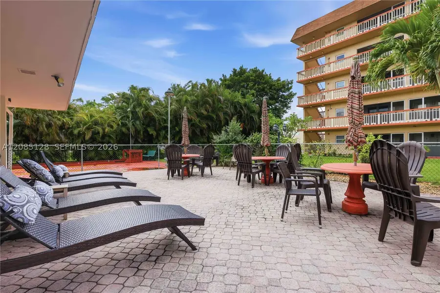 5300 Washington #W513, Hollywood, FL 33021 - #2