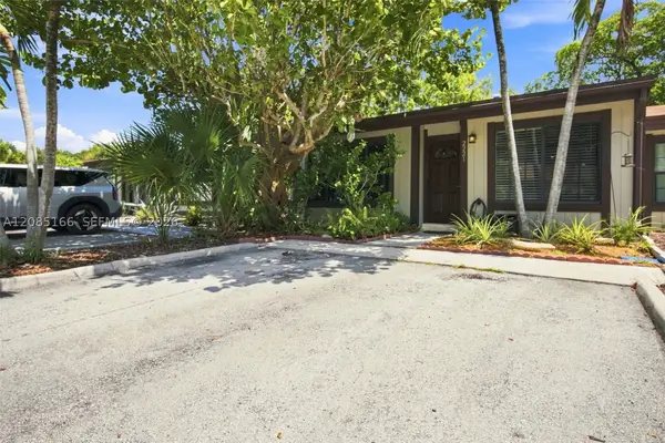 2221 Buttonwood, Pembroke Pines, FL 33026
