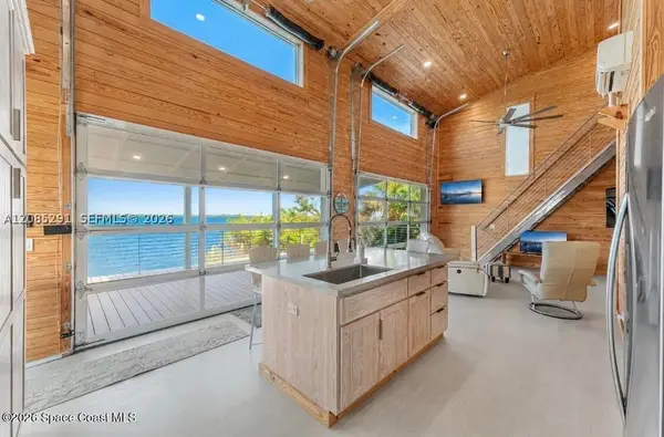 25 Vip Island Unit B, Grant, FL 32949