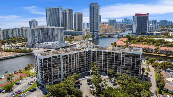 200 Leslie #724, Hallandale, FL 33009