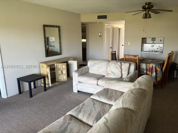 8021 N Sunrise Lakes #310, Sunrise, FL 33322