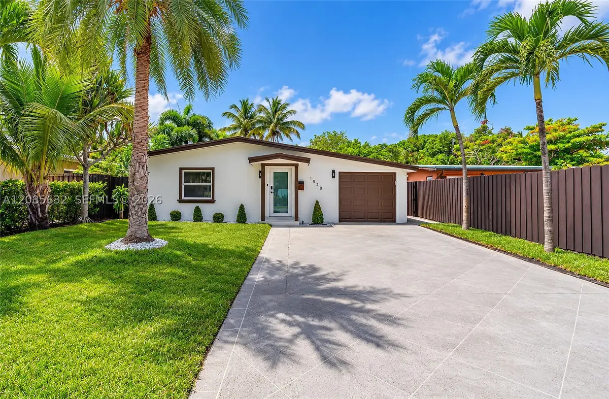 1525 NE 18th, Fort Lauderdale, FL 33304 - #1