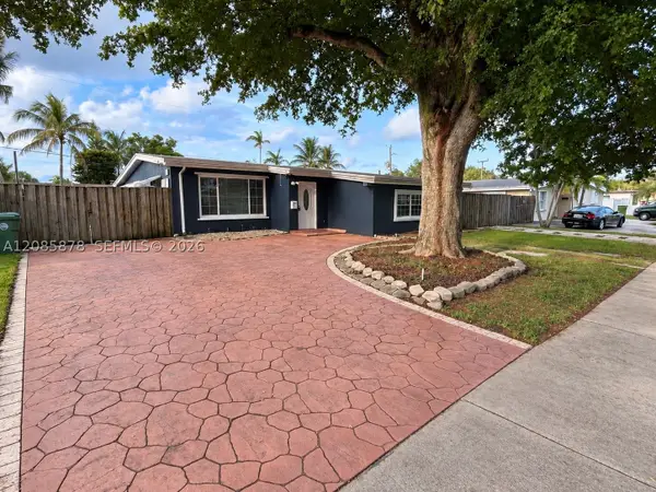 6541 SW 5th, Pembroke Pines, FL 33023