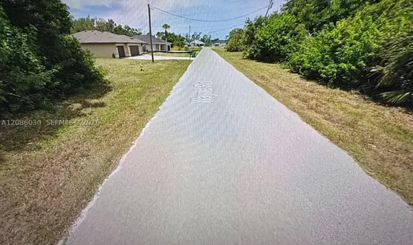 119 Wayne Road. Rotonda West, Other Fl City, FL 33947