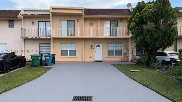 11249 SW 33rd Cir, Miami, FL 33165