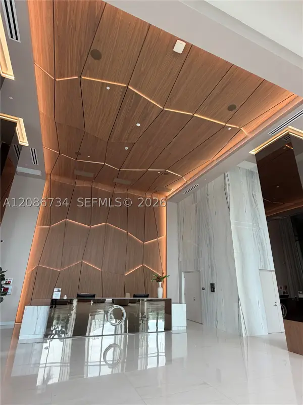 1170 E Hallandale #1003, Hallandale, FL 33009