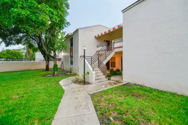 20005 NE 3rd #3, Miami, FL 33179