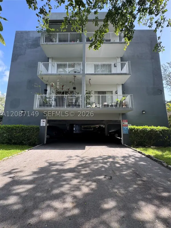 645 NE 121st #304, North Miami, FL 33161