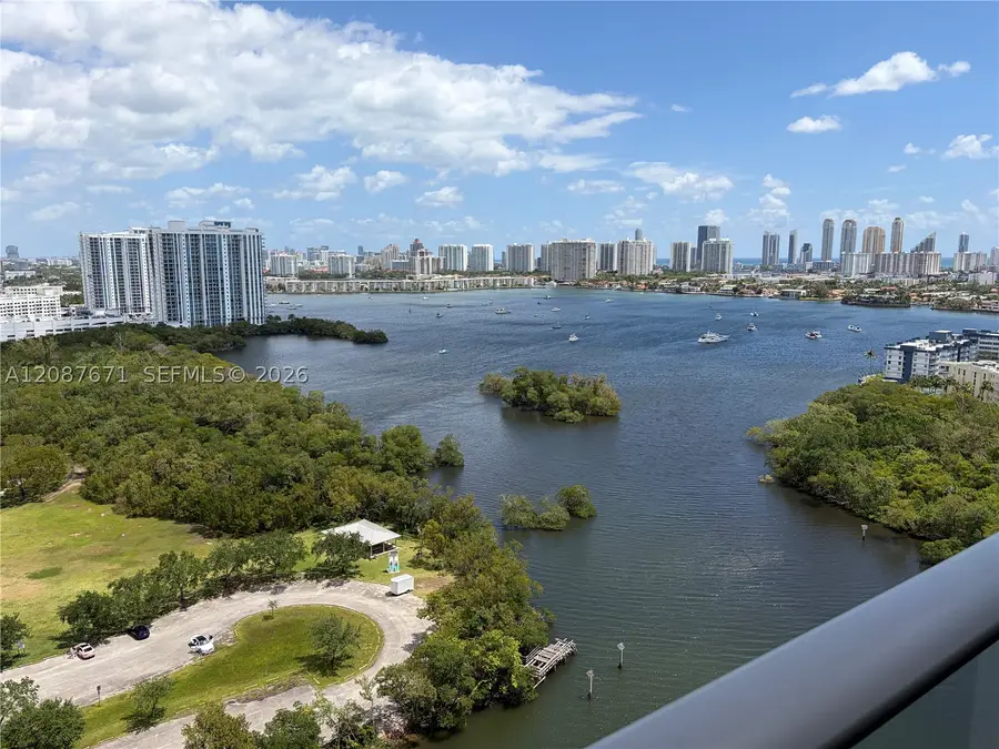 16385 Biscayne #2104, North Miami Beach, FL 33160 - #2