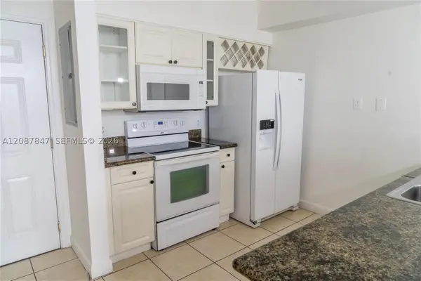 1 Glen Royal #809, Miami, FL 33125