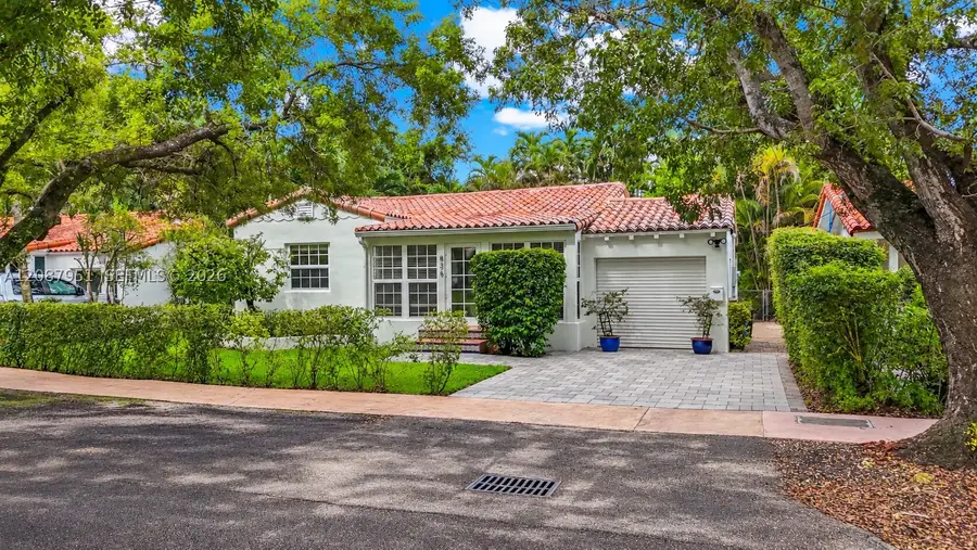 836 Alberca, Coral Gables, FL 33134 - #2