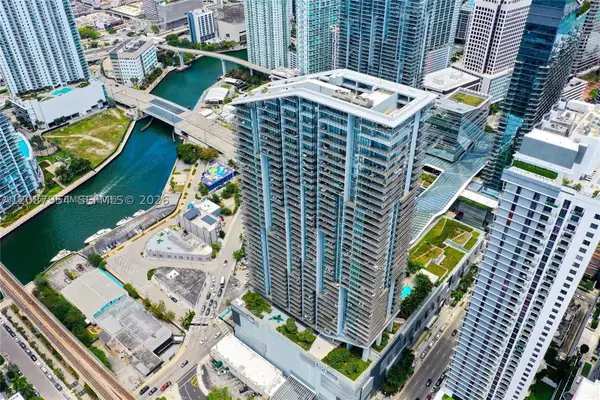 88 SW 7th #904, Miami, FL 33130