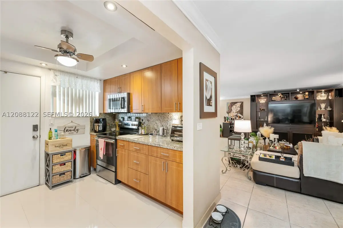 11960 NE 19th #17, North Miami, FL 33181 - #1